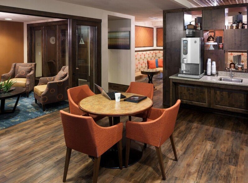 Building Photo - 5945 Linda Vista Rd