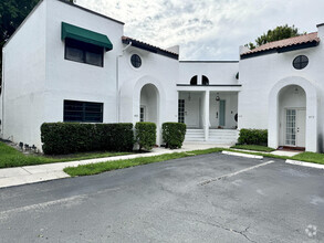 Building Photo - 483 NW 36th Ave