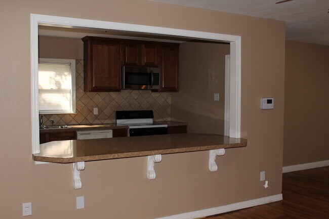 Building Photo - 2717 28th St