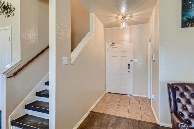 Building Photo - 1629 Kings Glen Ln