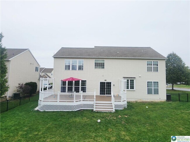 Building Photo - 8858 Pathfinder Rd