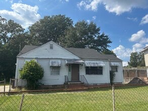 Building Photo - OnPointe Hinton Rentals (503)