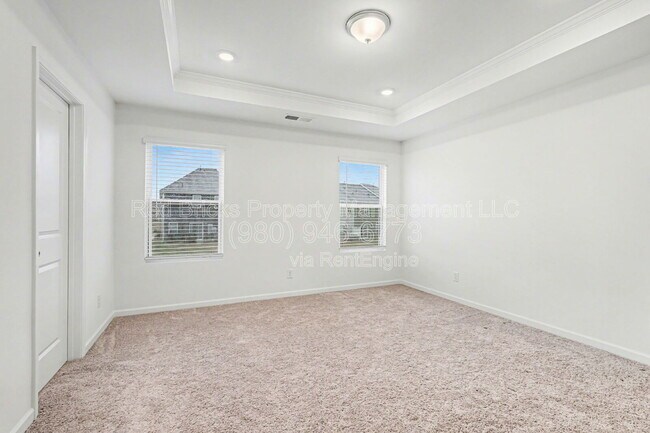 Building Photo - 760 Kitfox Dr NW