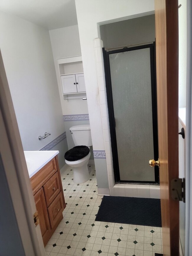 Building Photo - 3 Bedroom in Elko