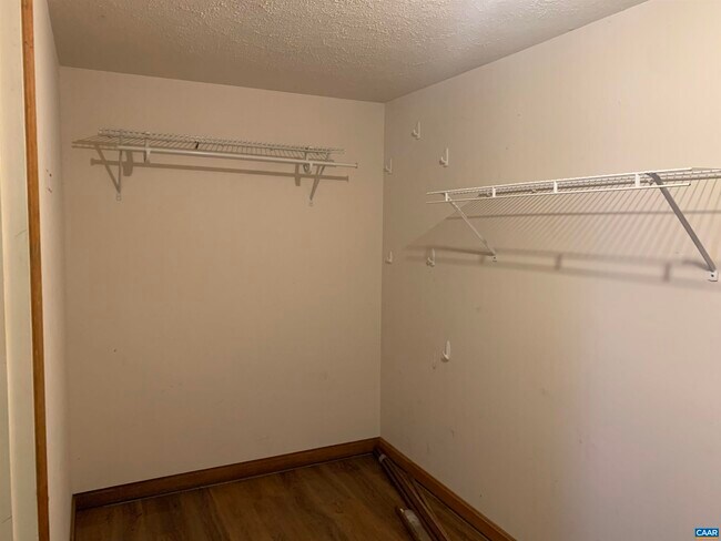 Building Photo - 103 Cloverhill Ct