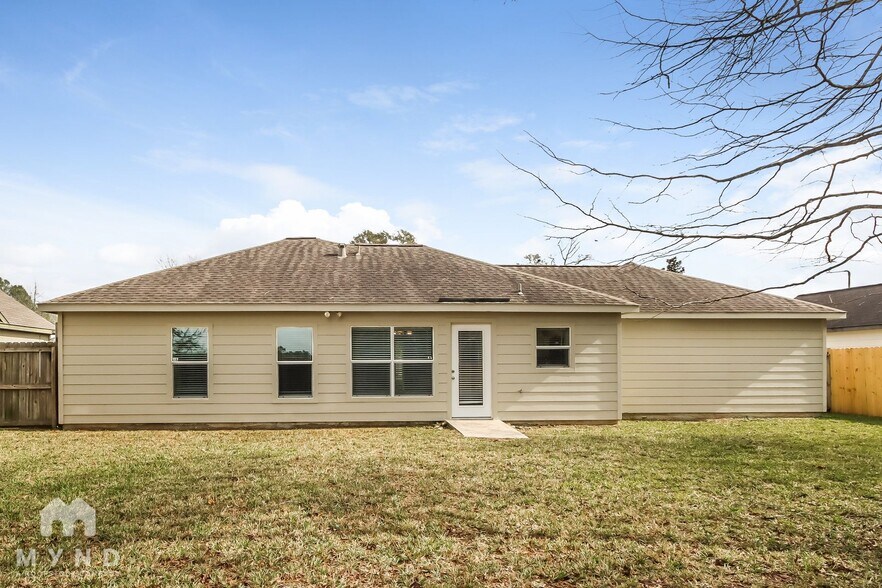 Building Photo - 126 Kellyn Oaks Dr