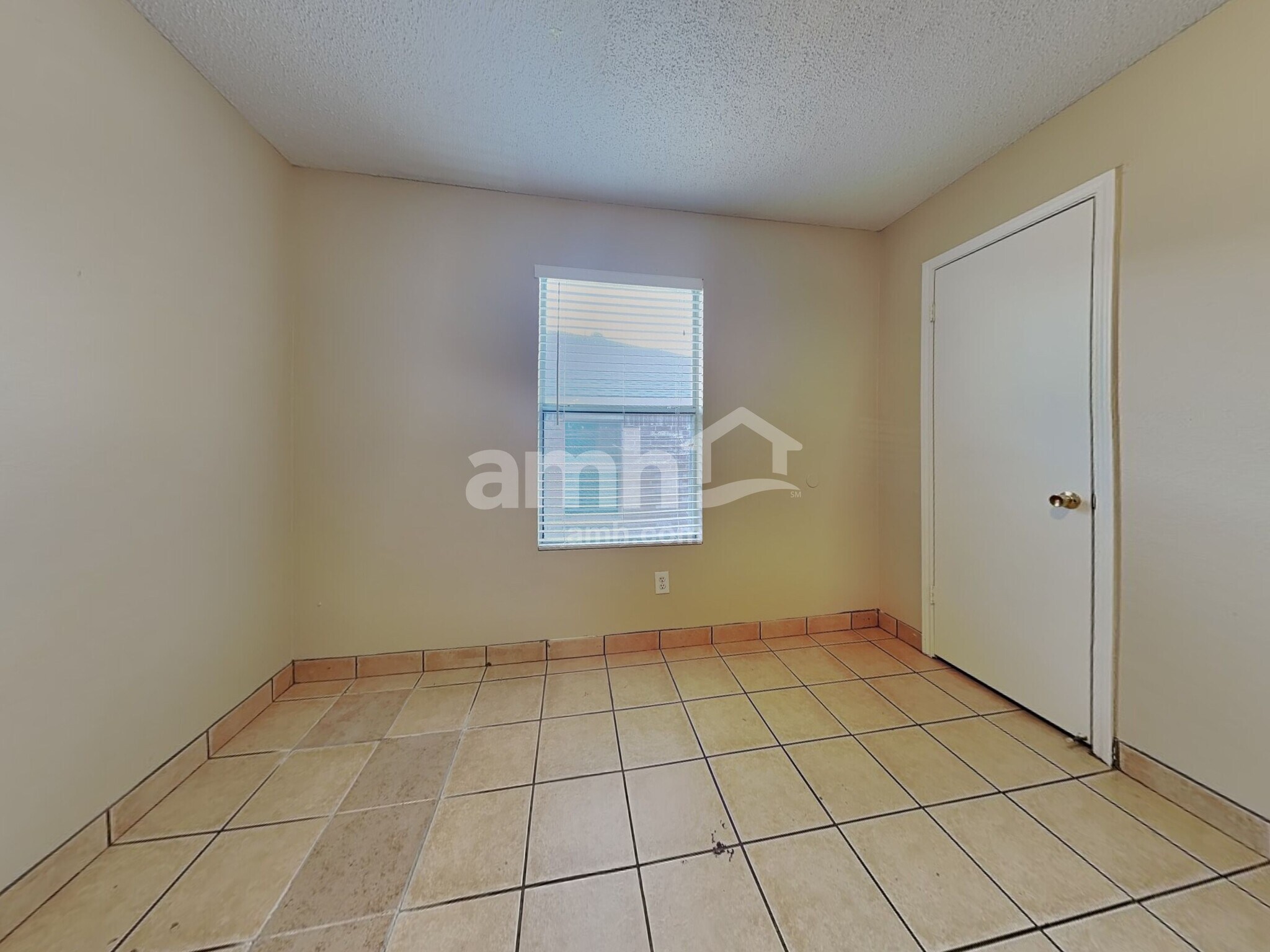 Building Photo - 800 Castlewick Ct