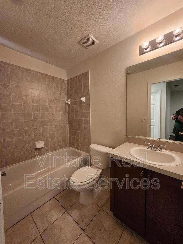 Building Photo - 9333 Stone River Pl
