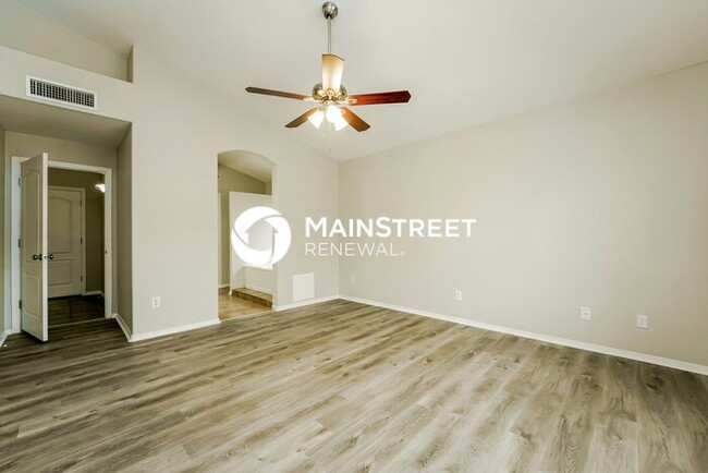 Building Photo - 6730 W Nueva Vista Dr
