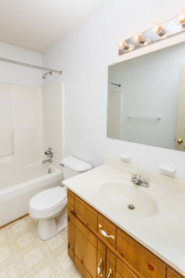 Building Photo - Charming 3BR/2BA One-Level Home with Vaulted Ceilings — Minutes to Fort Gregg-Adams — $1,795/mo!