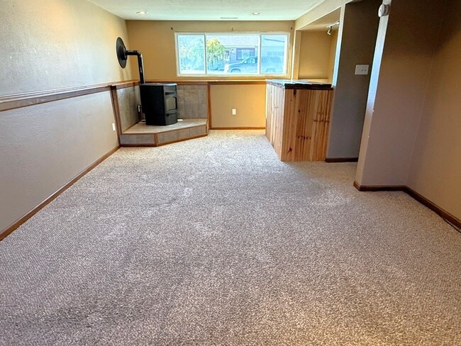 Building Photo - Updated 3 bedroom 2 bath with central air