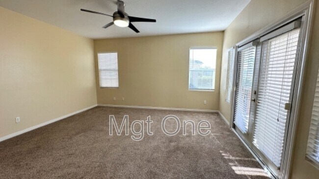 Building Photo - 7 Southern Hills Dr