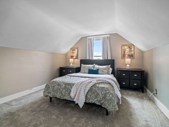 Building Photo - 679 Washington St