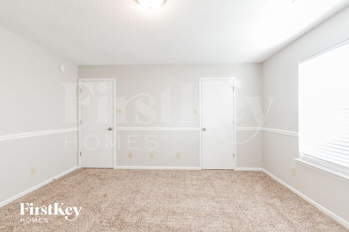 Building Photo - 6633 Sonesta Dr