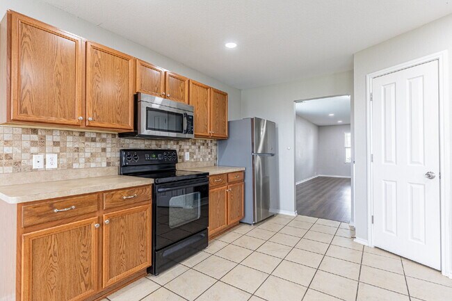 Building Photo - 6117 Tamaron