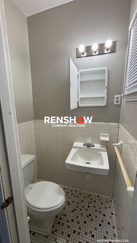 Building Photo - 2537 Spottswood Ave