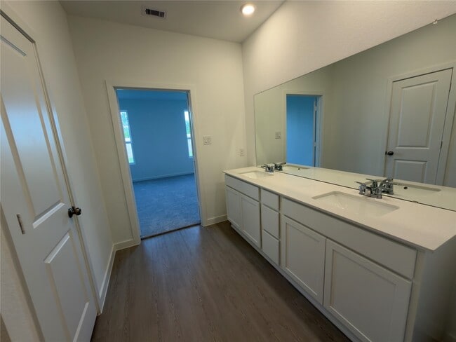 Building Photo - 7919 Evening Emerald Dr