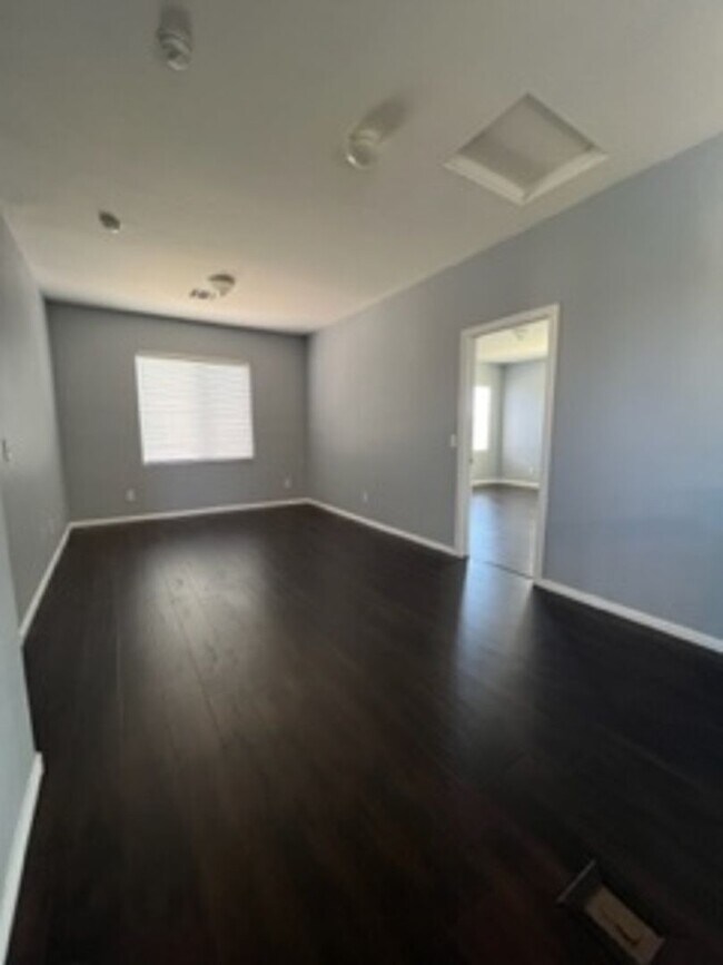 Building Photo - SOUTHERN HIGHLANDS BEAUTY!