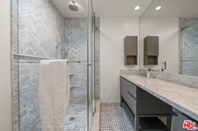 Building Photo - 9023 Alto Cedro Dr