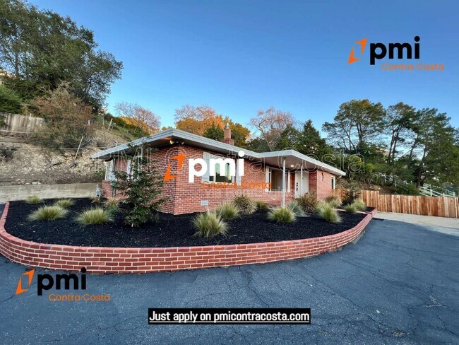Building Photo - 3353 Hillside Terrace