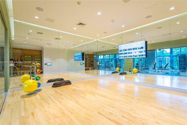 Building Photo - 16385 Biscayne Blvd