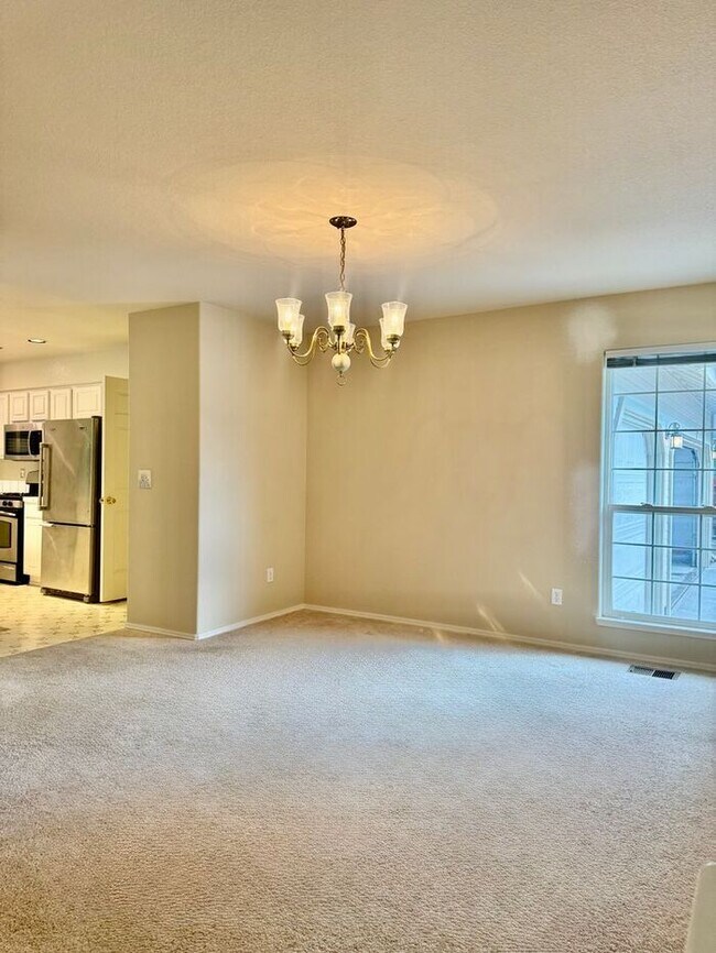 Building Photo - Spacious 3 Bed + Office | 3 Bath | 3-Car G...