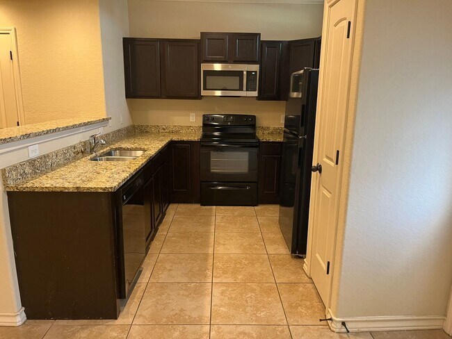 Building Photo - 7109 Micayla Cv