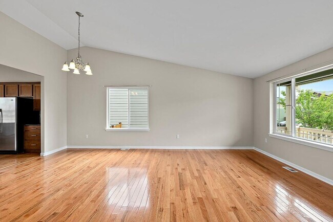 Building Photo - Bright & Spacious 4 Bedroom Home in Yelm f...