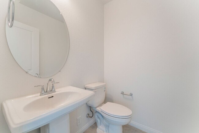 Building Photo - Recently Built Modern Home in Summerlin!