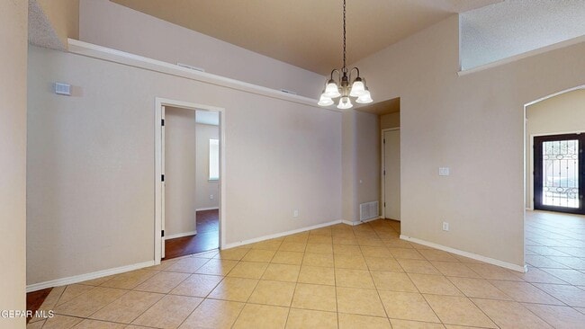 Building Photo - 1819 Shreya St