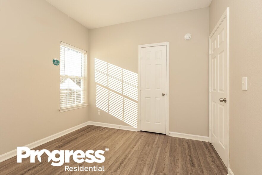 Building Photo - 1207 Larzelere Ln