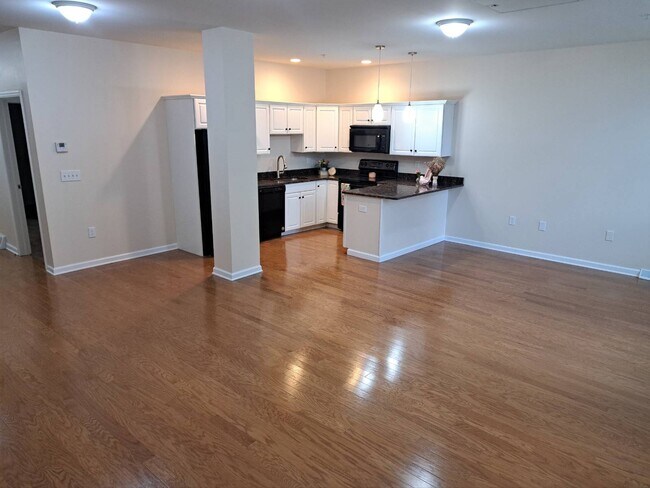 Building Photo - 200 State St