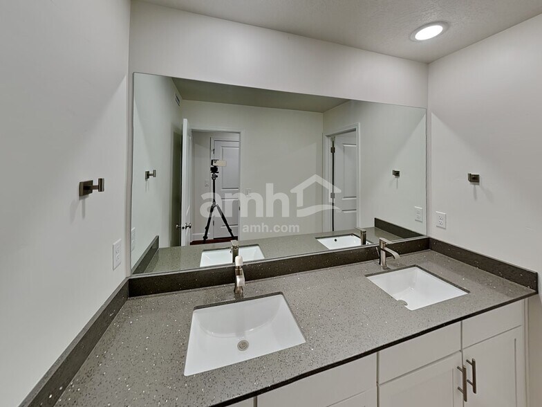 Building Photo - 278 Allen Ln