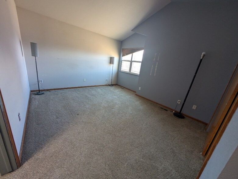 Building Photo - 4208 Stoneridge Dr