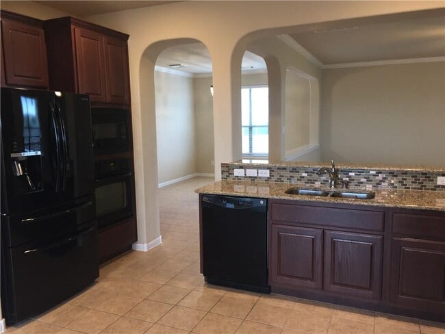 Building Photo - 7808 Meloncon Cove