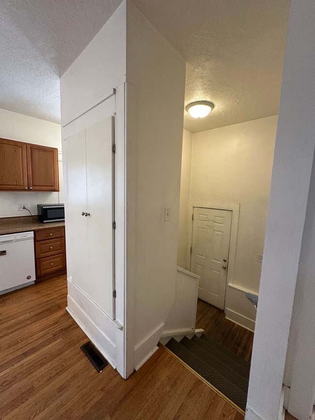 Building Photo - 2037 8th Ave