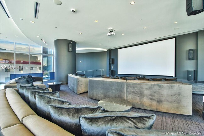 Building Photo - 851 NE 1st Ave