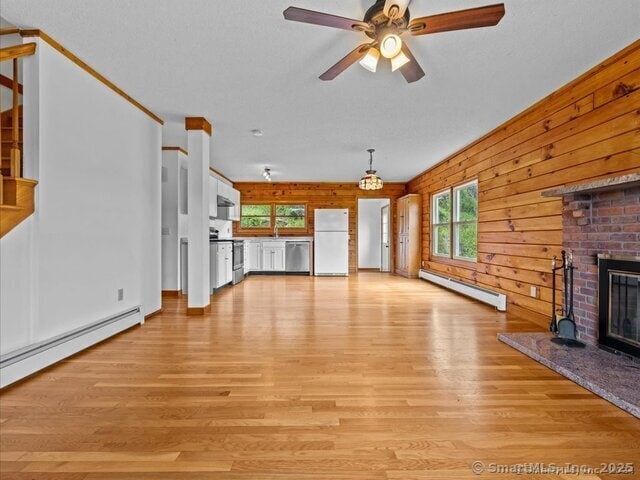 Building Photo - 698 Leetes Island Rd