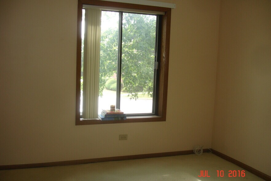 Building Photo - 80 S Pleasant Rd