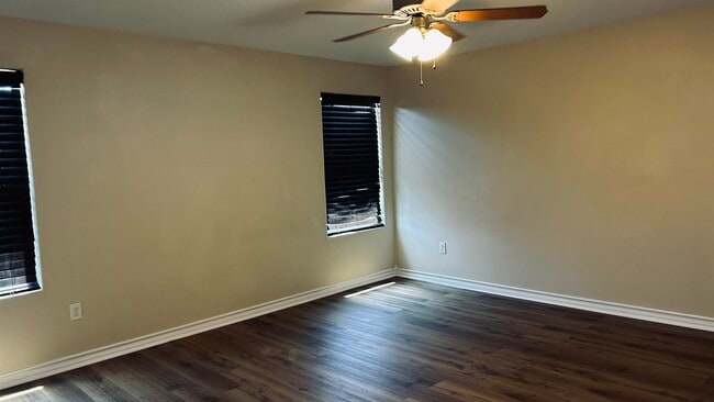 Building Photo - 332 Silverleaf Oak