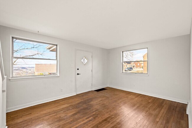 Building Photo - AVAILABLE MAY 1ST, Don't miss this UPDATED home in North Versailles! HOUSING VOUCHERS ACCEPTED!