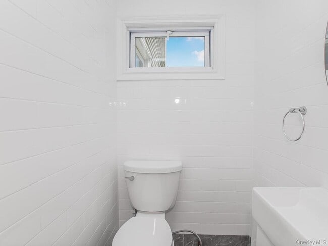 Building Photo - 70 Normandy Rd