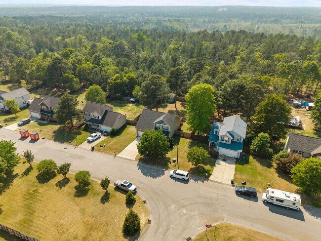 Building Photo - Fully Furnished Month to Month/Short Term Rental!