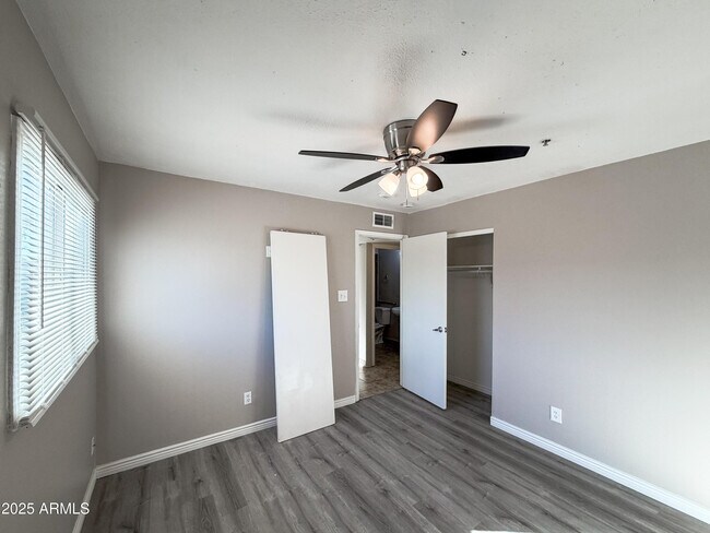 Building Photo - 6301 W Earll Dr