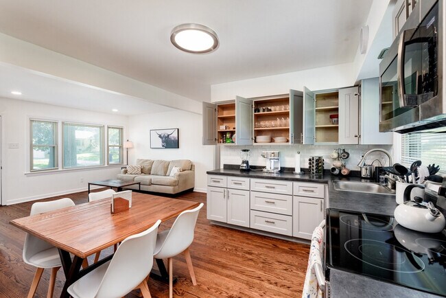 Building Photo - 4423 Vance Ave