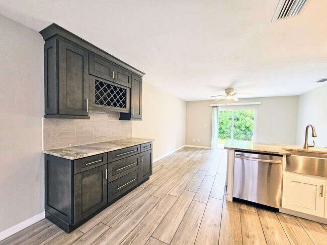 Building Photo - Charming 3BR Retreat with Private Patio & Spacious Yard