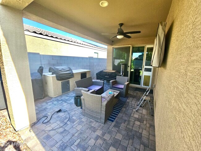 Building Photo - 336 W Tenia Trail