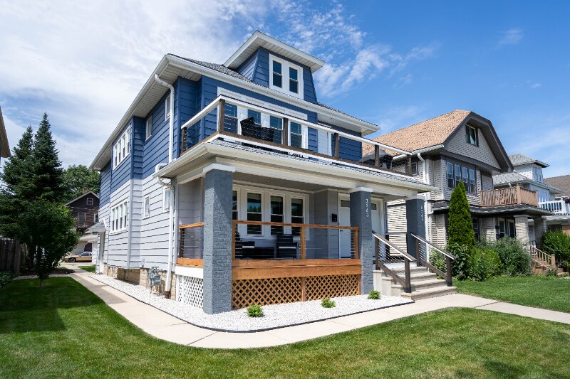 Primary Photo - 3263 S Kinnickinnic Ave
