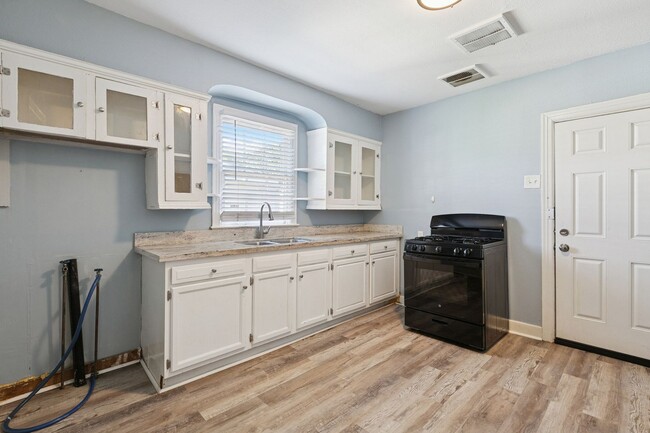 Building Photo - Cozy 3-Bedroom Home in Algiers – Comfort &...