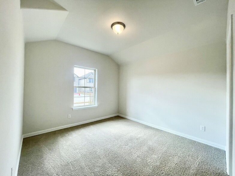Building Photo - 3416 Cross Shore Dr